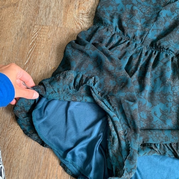 ASTR Floral Ruffle Teal Lined Romper X-Small - Picture 3 of 8